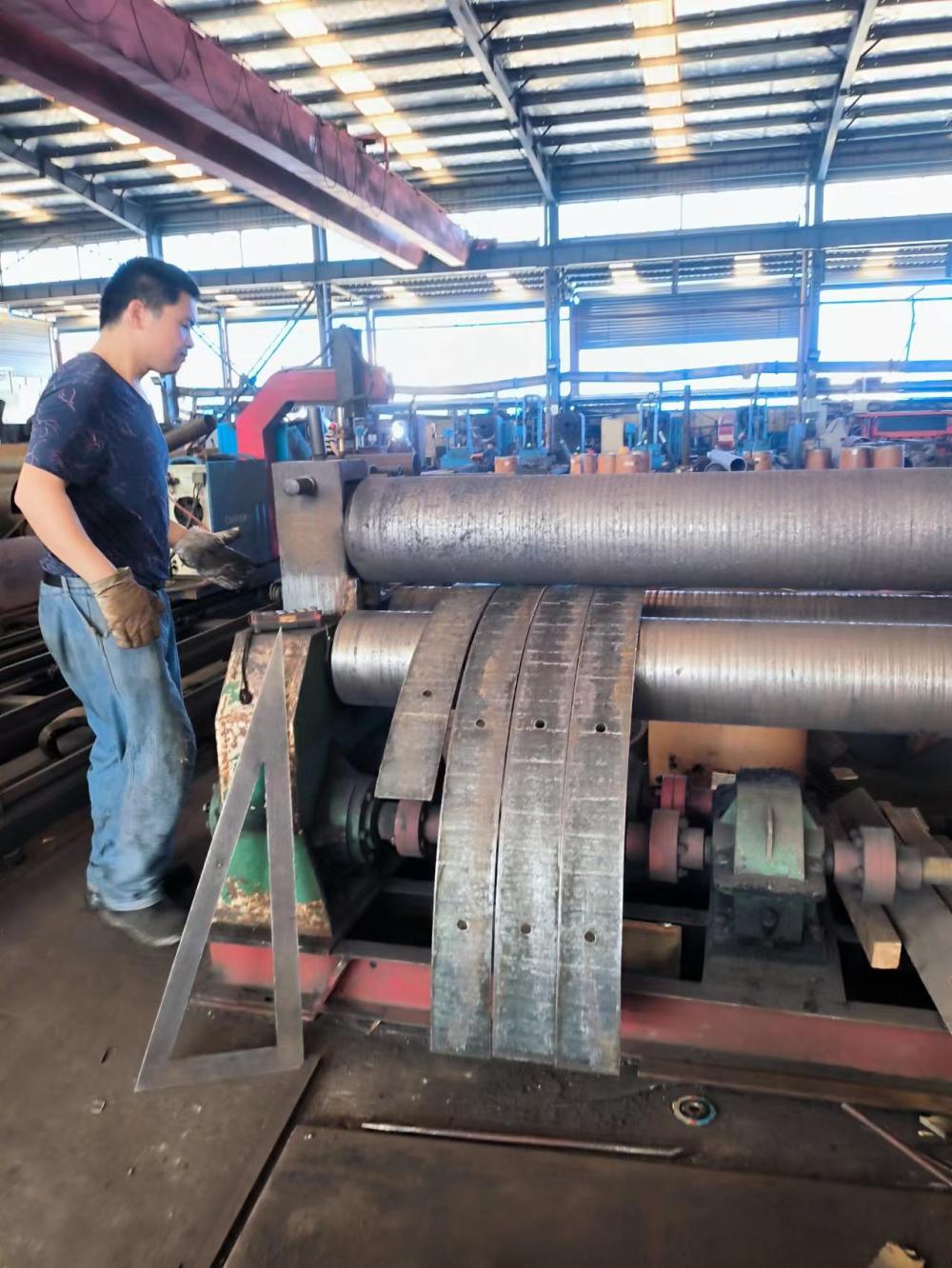 广东合金耐磨板折弯加工和操作流程